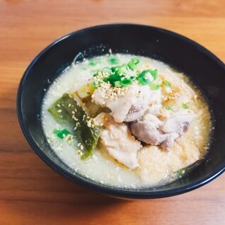 冷蔵庫の余り物で作る♪鶏モモ肉の簡単ごま豆乳鍋